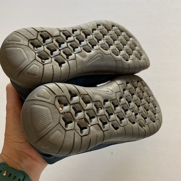 Nike Free Run Blue Athletic Shoes with Breathable Mesh men’s 9 worn once - Picture 5 of 7